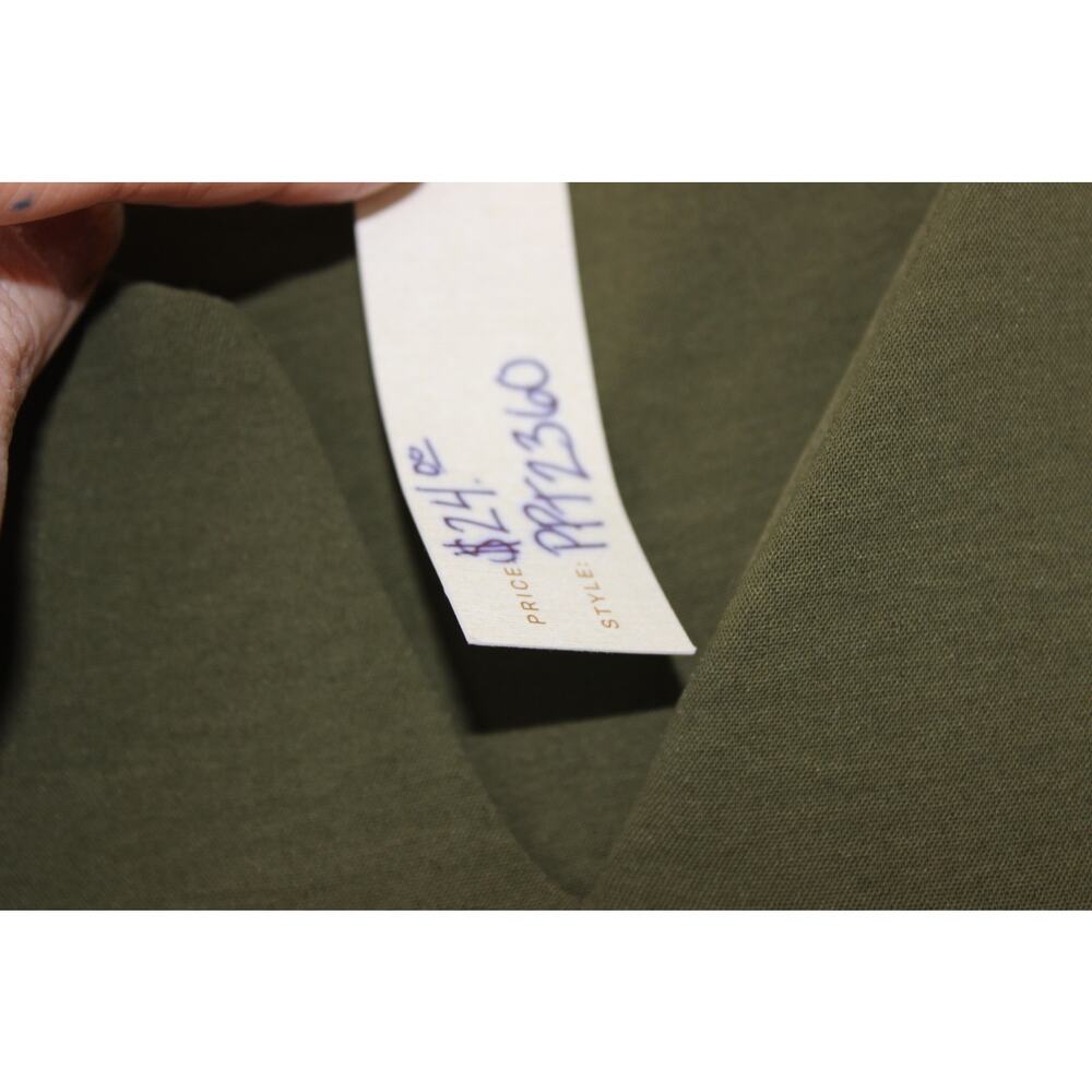 Perfect Peach Notch Neck Sleeveless Woven Top Army Green NWT Womens Size Large - Picture 3 of 6